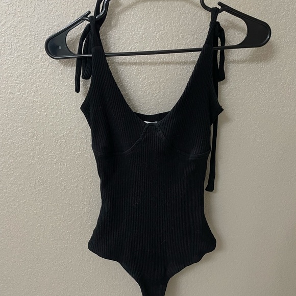 Princess Polly Bodysuit - Picture 1 of 4